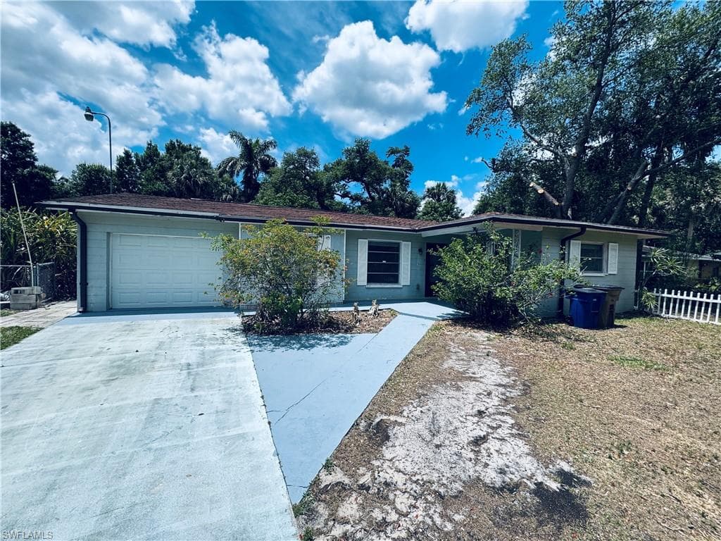 242 Delray AVE FORT MYERS, FL 33905