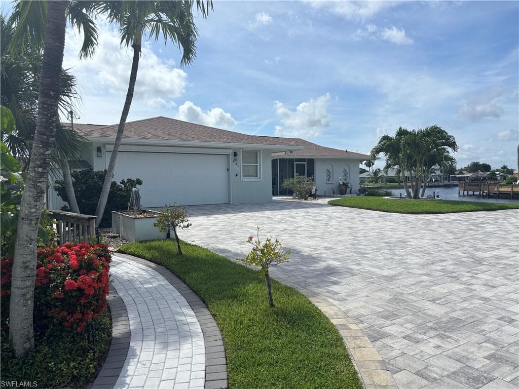 1951 SE 32nd ST CAPE CORAL, FL 33904