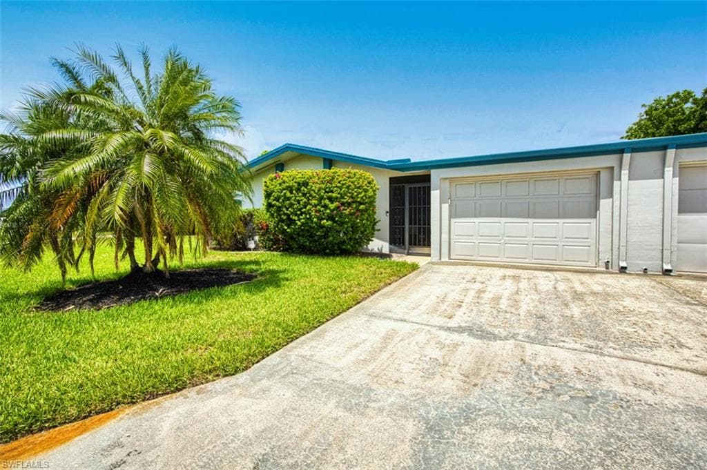 5554 Hamlet LN FORT MYERS, FL 33919
