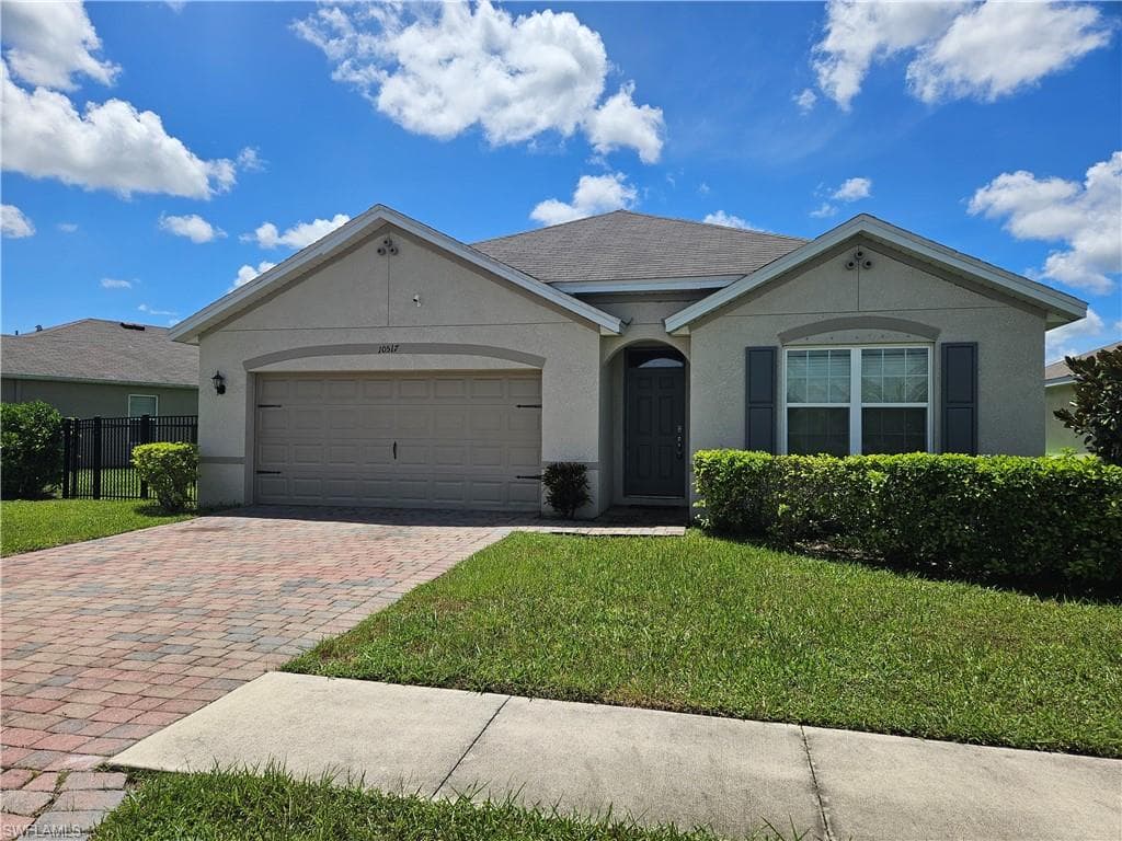 10517 Canal Brook LN LEHIGH ACRES, FL 33936