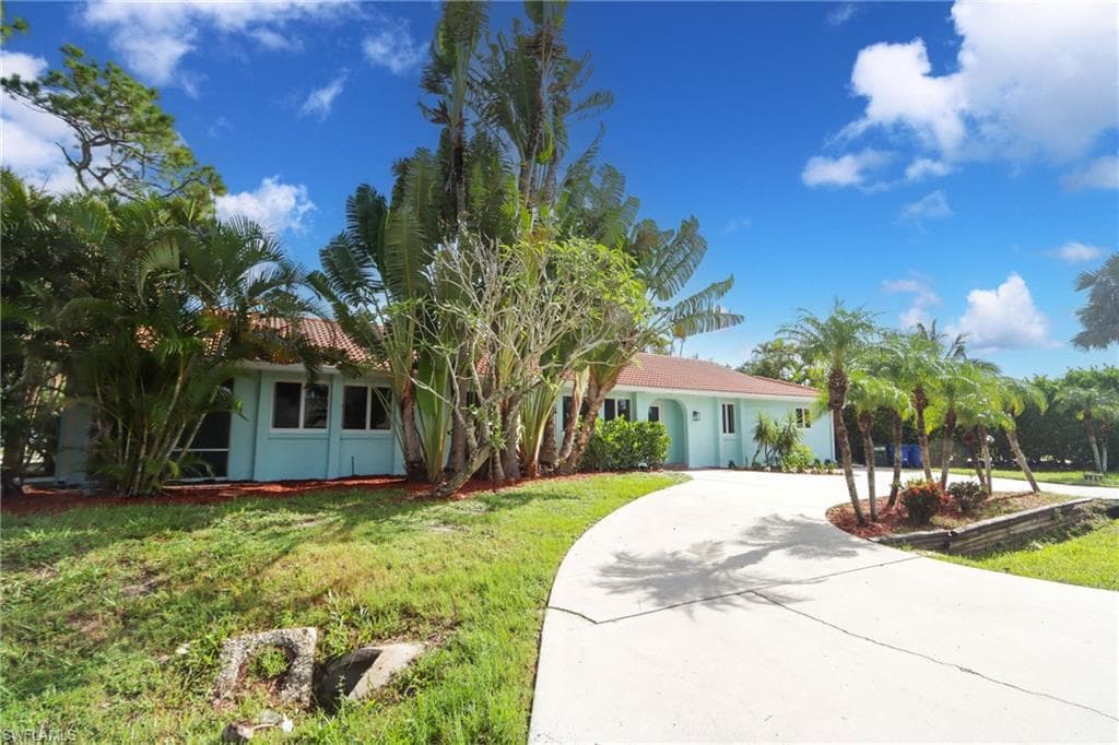 27642 Imperial Shores BLVD BONITA SPRINGS, FL 34134