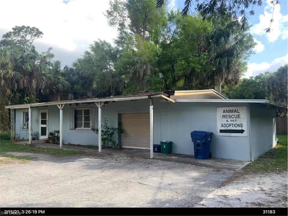 463 E Lincoln AVE LABELLE, FL 33935