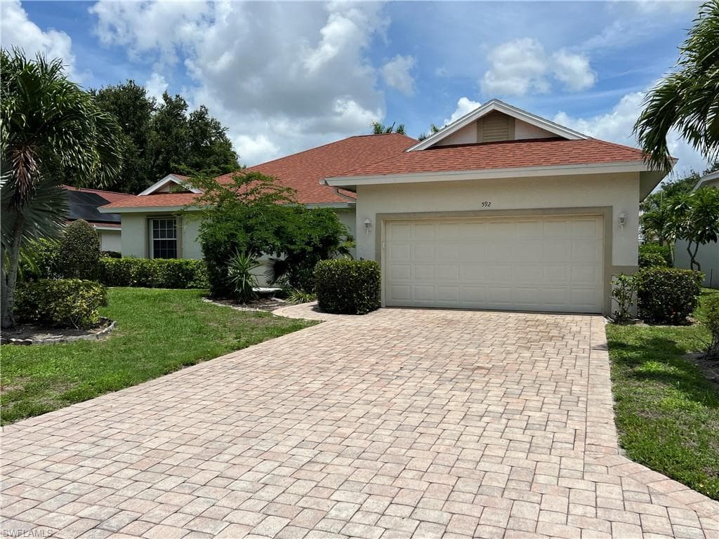 592 Lambton LN NAPLES, FL 34104