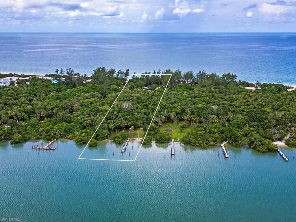 10305 Keewaydin NAPLES, FL 34113