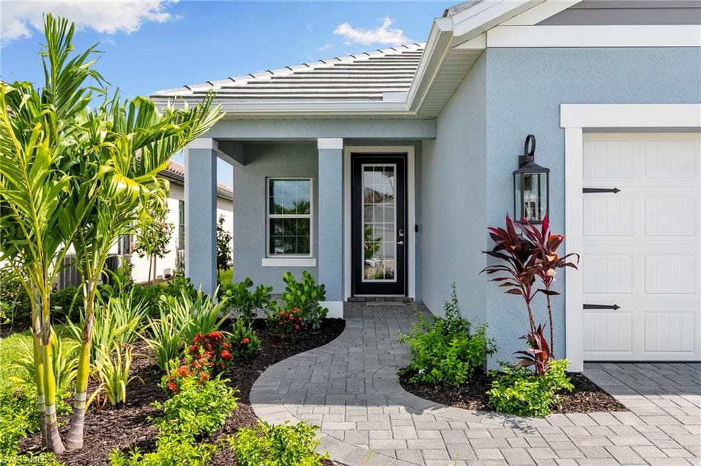 4544 Centaurus CIR OTHER, FL 34120