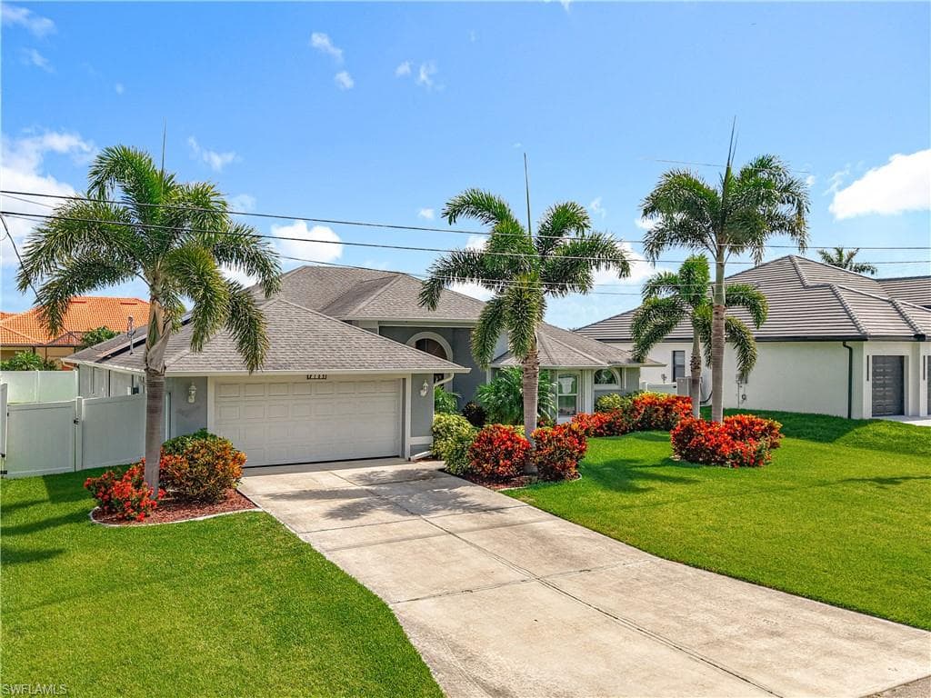 2103 26th TER CAPE CORAL, FL 33914