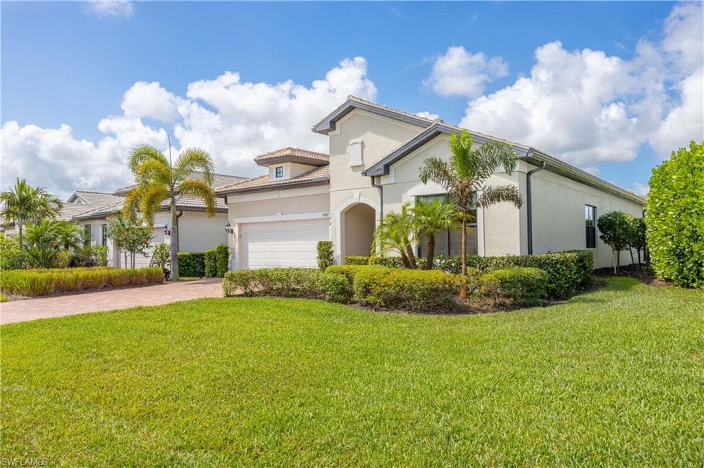 6787 Winding Cypress DR NAPLES, FL 34114