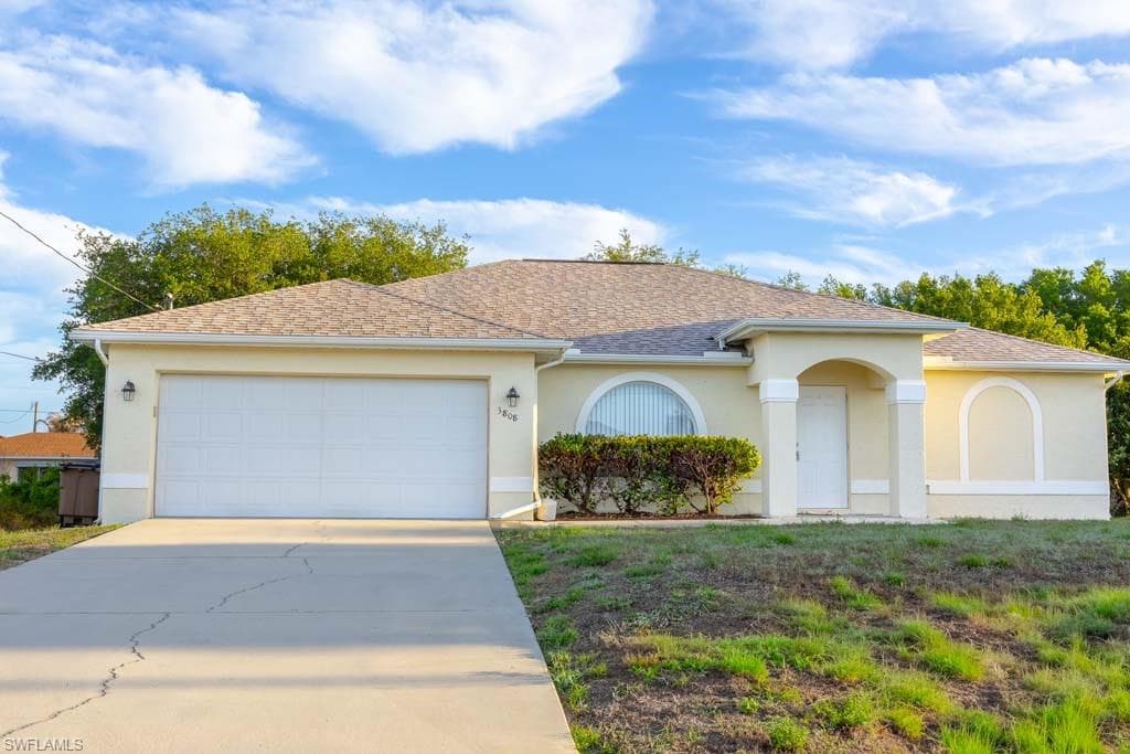 3808 27th ST SW LEHIGH ACRES, FL 33976