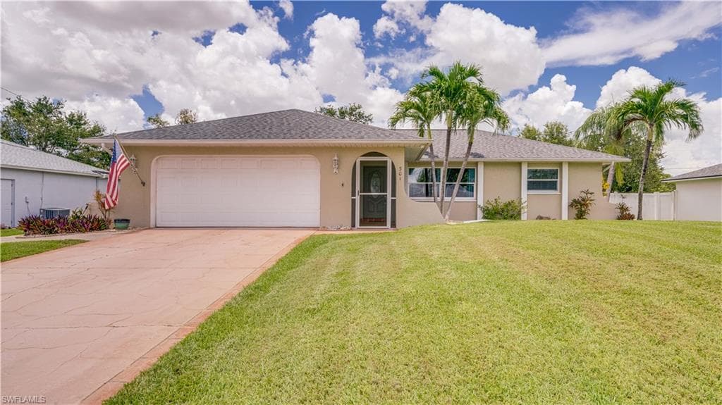 301 SE 26th TER CAPE CORAL, FL 33904
