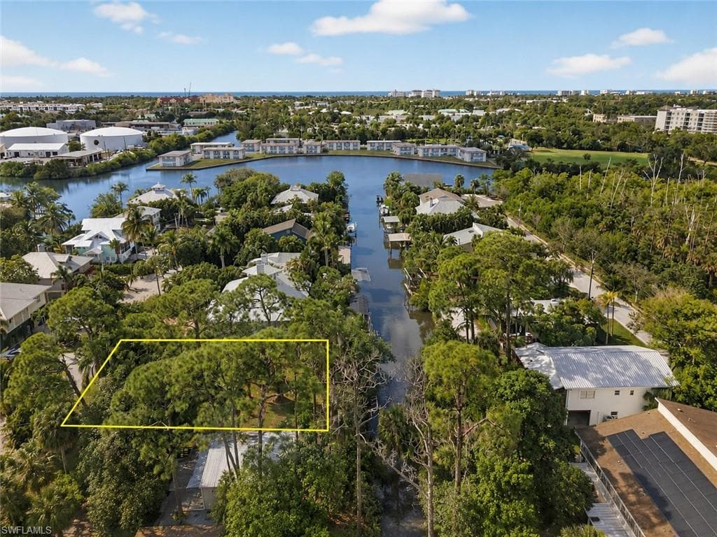 1675 Avion PL NAPLES, FL 34104