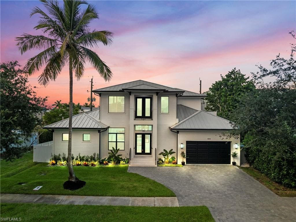 855 10th ST N NAPLES, FL 34102