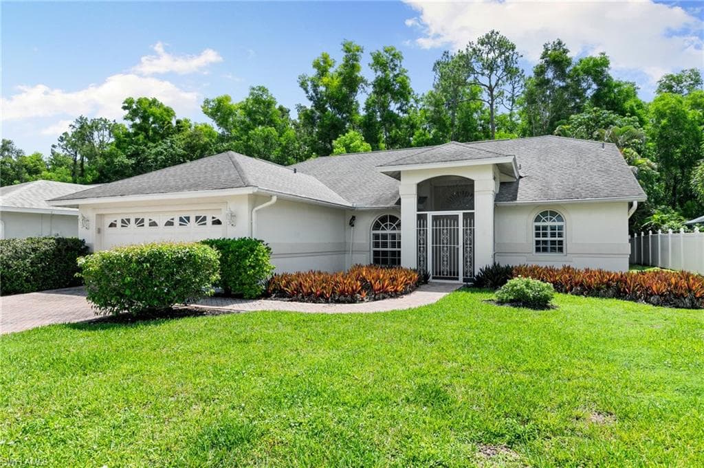 2052 Piccadilly Circus NAPLES, FL 34112
