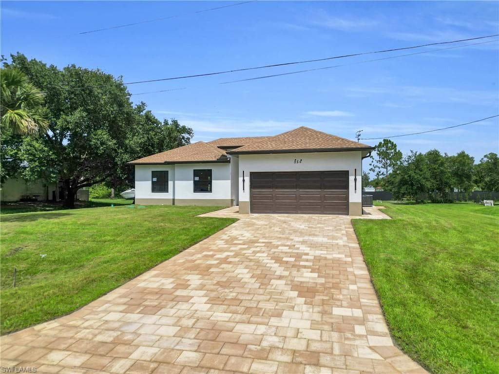 814 McKinley AVE LEHIGH ACRES, FL 33972