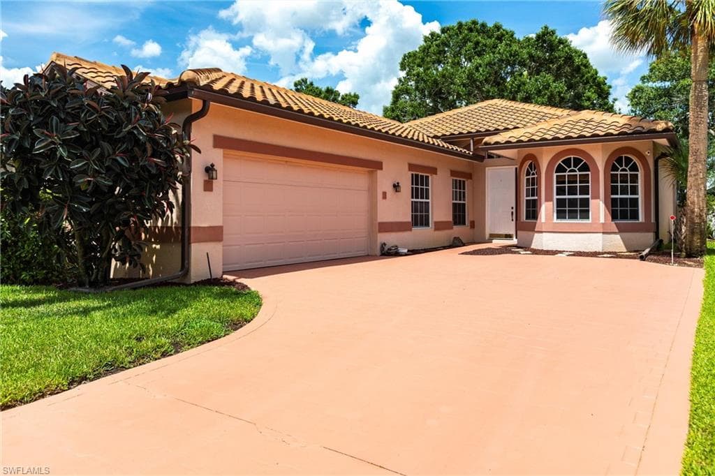 11302 Lakeland CIR FORT MYERS, FL 33913