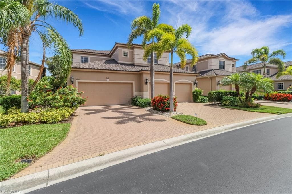 713 Regency Reserve CIR 5903 NAPLES, FL 34119
