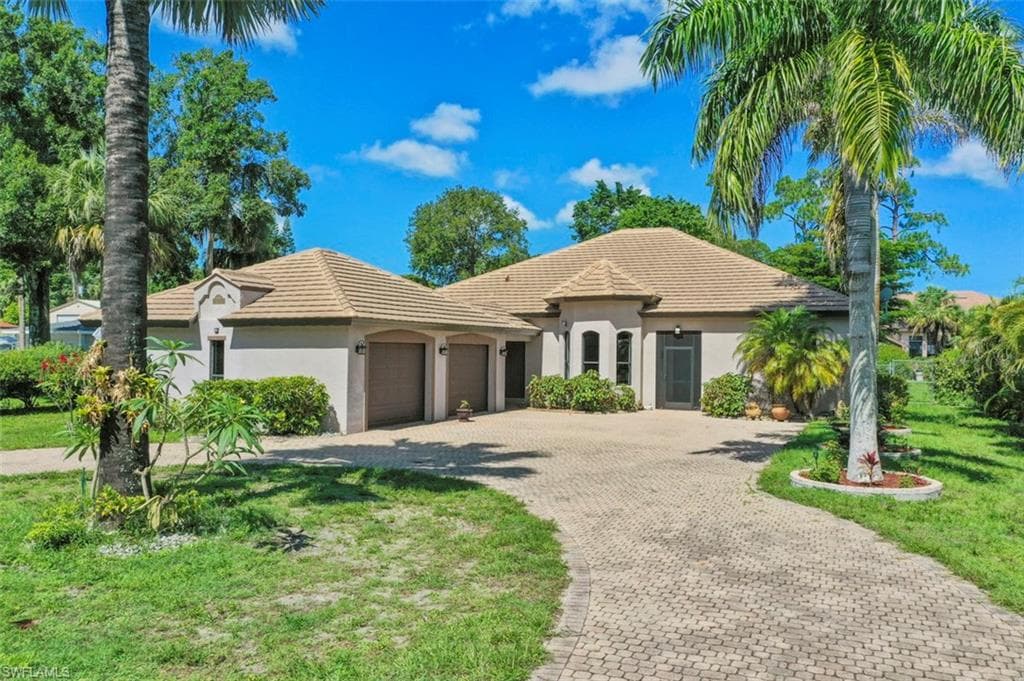 28009 Oak LN BONITA SPRINGS, FL 34135