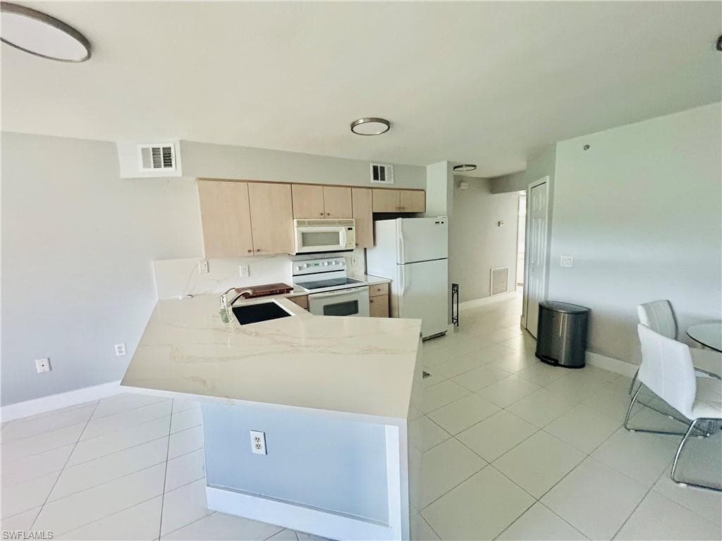 909 SW 47th TER 102 CAPE CORAL, FL 33914