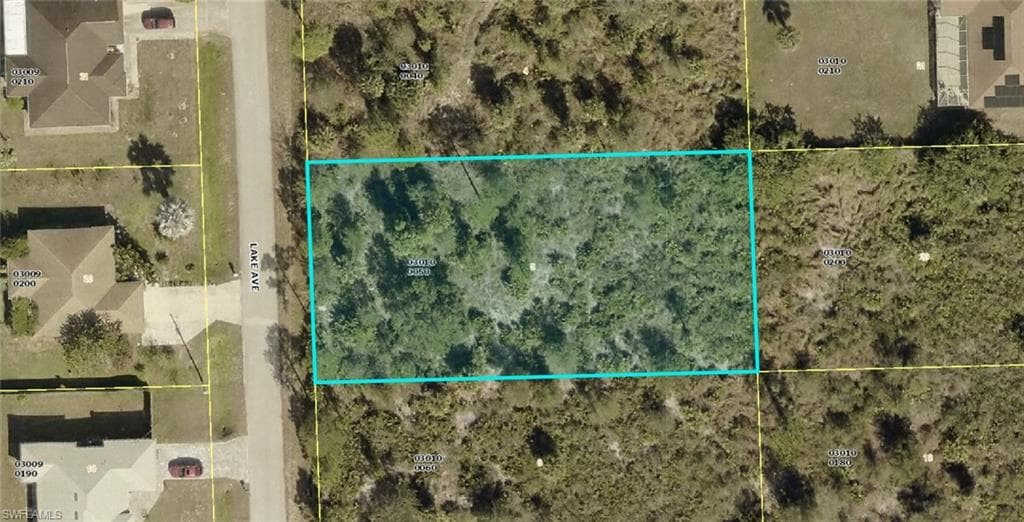 814 Lake AVE LEHIGH ACRES, FL 33972