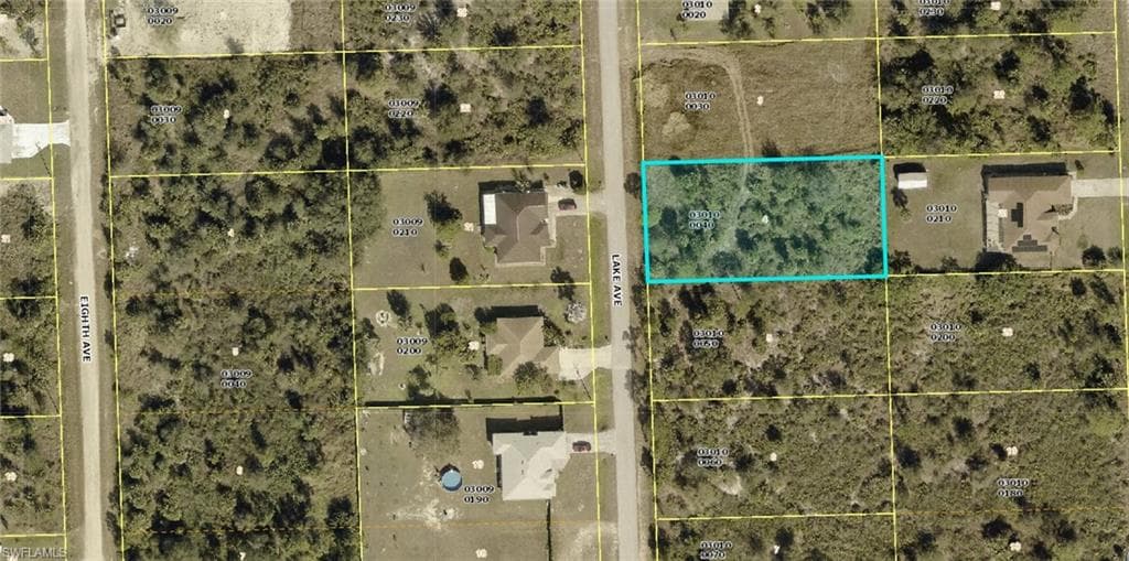 816 Lake AVE LEHIGH ACRES, FL 33972