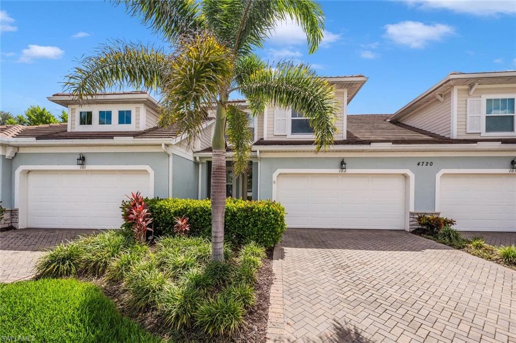 4720 Arboretum CIR 102 NAPLES, FL 34112