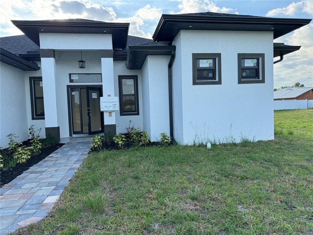 707 NE Juanita PL CAPE CORAL, FL 33909