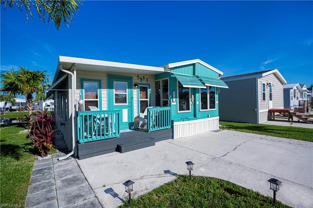 170 Vista Mar DR NORTH FORT MYERS, FL 33903