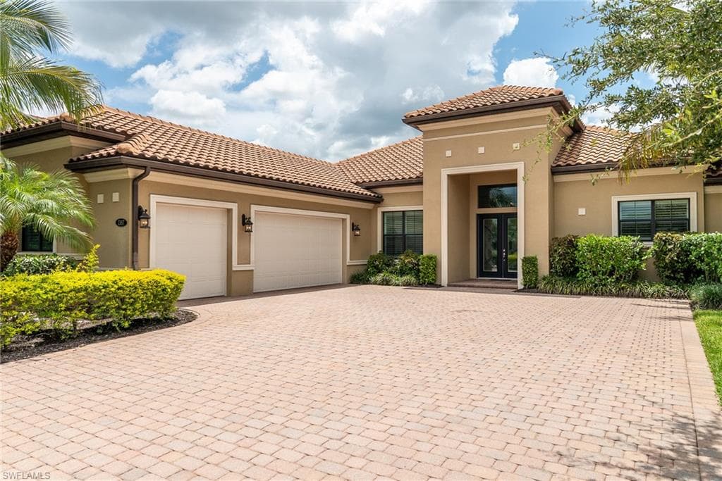 1387 Mockingbird DR NAPLES, FL 34120