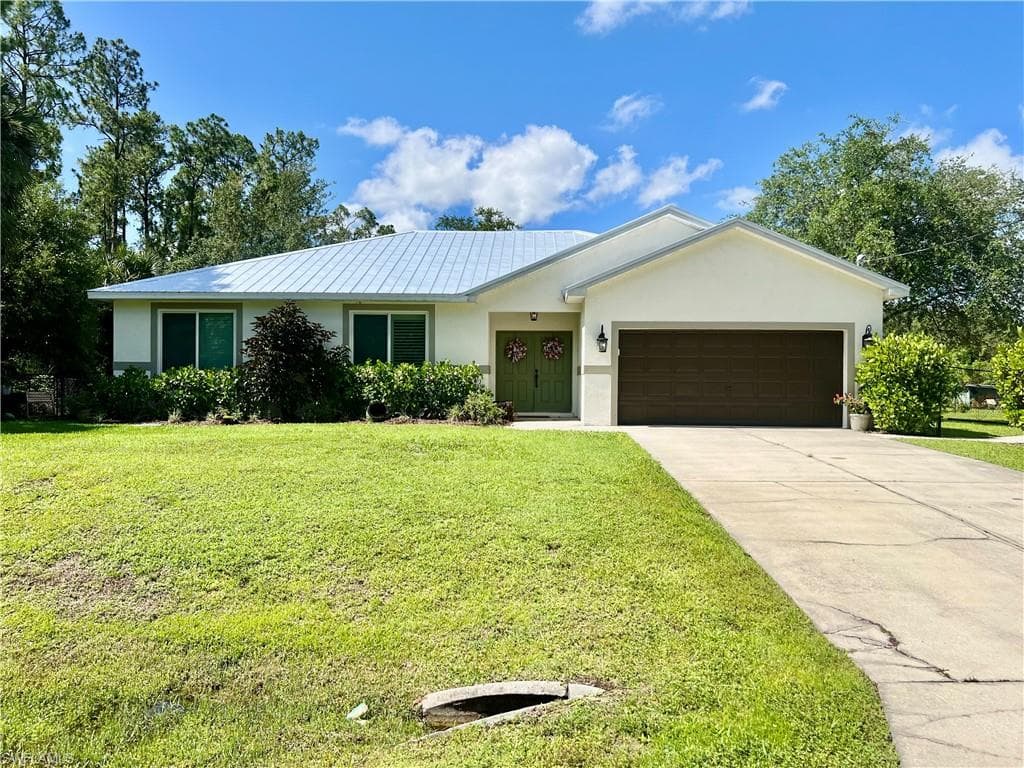 3307 33rd ST W LEHIGH ACRES, FL 33971