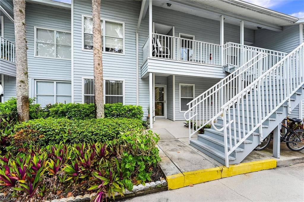 1933 Courtyard WAY D-103 NAPLES, FL 34112