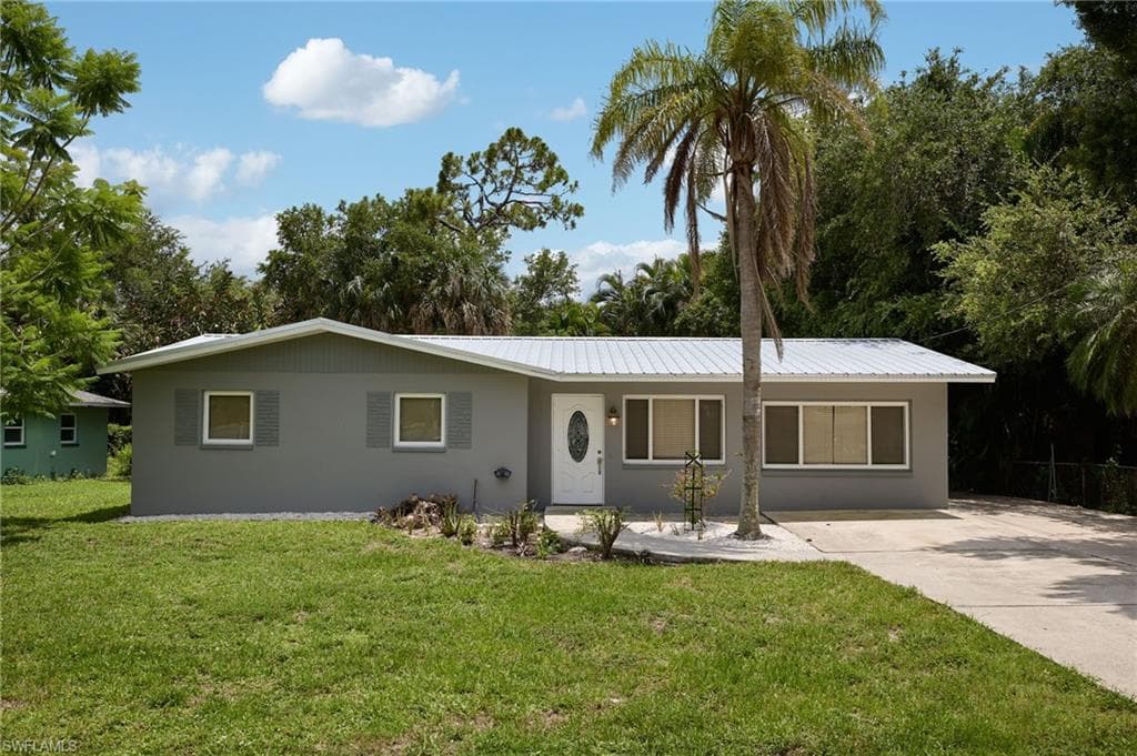 559 Woodruff ST NORTH FORT MYERS, FL 33903