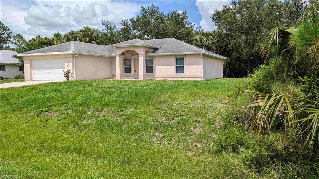 716 Lake AVE LEHIGH ACRES, FL 33972
