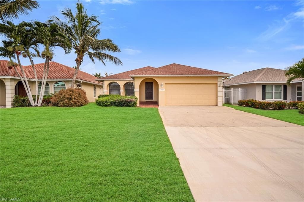 519 99th AVE N NAPLES, FL 34108