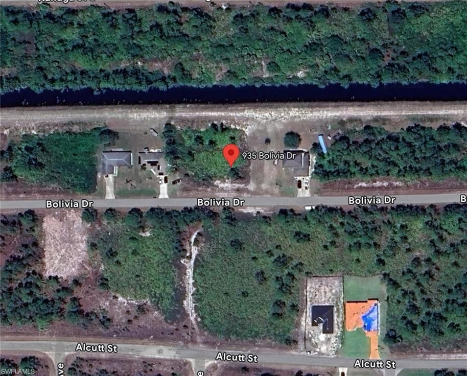 935 Bolivia DR LEHIGH ACRES, FL 33974