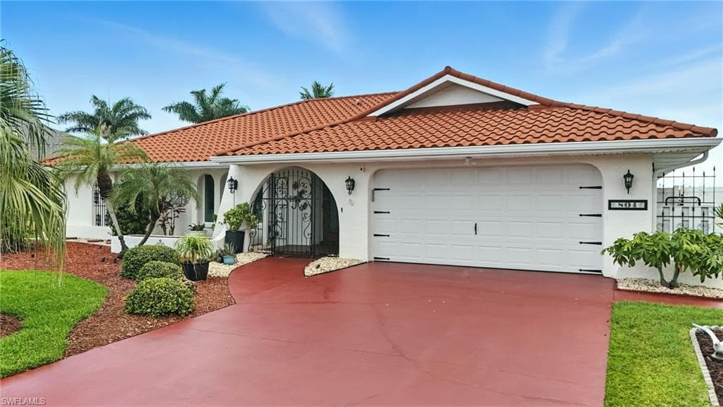 804 SW Santa Barbara PL CAPE CORAL, FL 33991