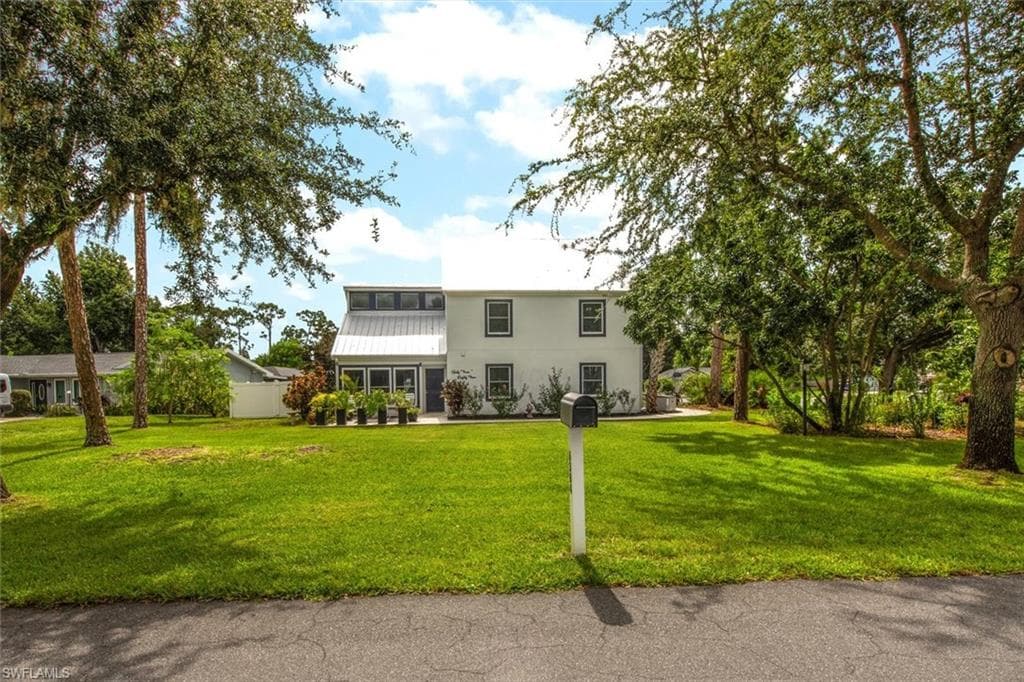 6384 Morgan La Fee LN FORT MYERS, FL 33912
