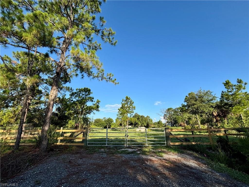 810 S Willow ST CLEWISTON, FL 33440