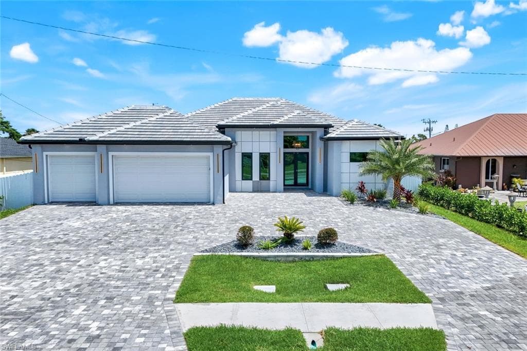 405 Mohawk PKWY CAPE CORAL, FL 33914