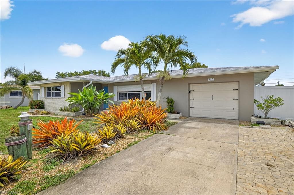 710 SE 42nd LN CAPE CORAL, FL 33904