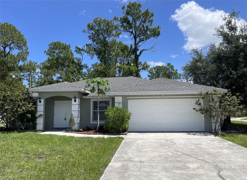 200 W 17th ST LEHIGH ACRES, FL 33972