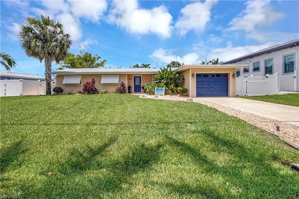 1105 Lenox CT CAPE CORAL, FL 33904