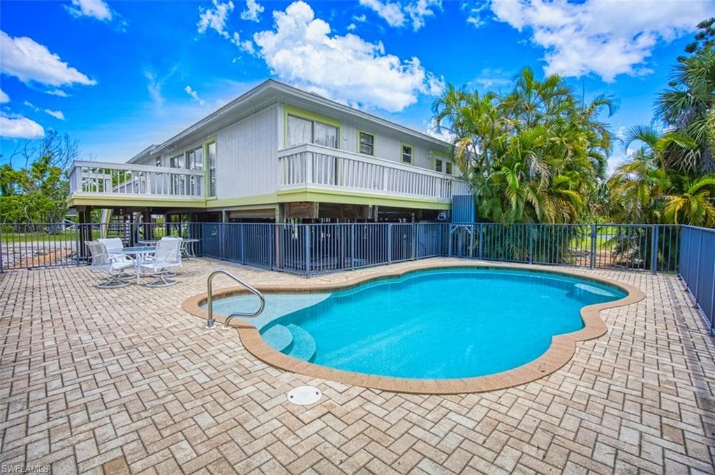 1674 Bunting LN SANIBEL, FL 33957