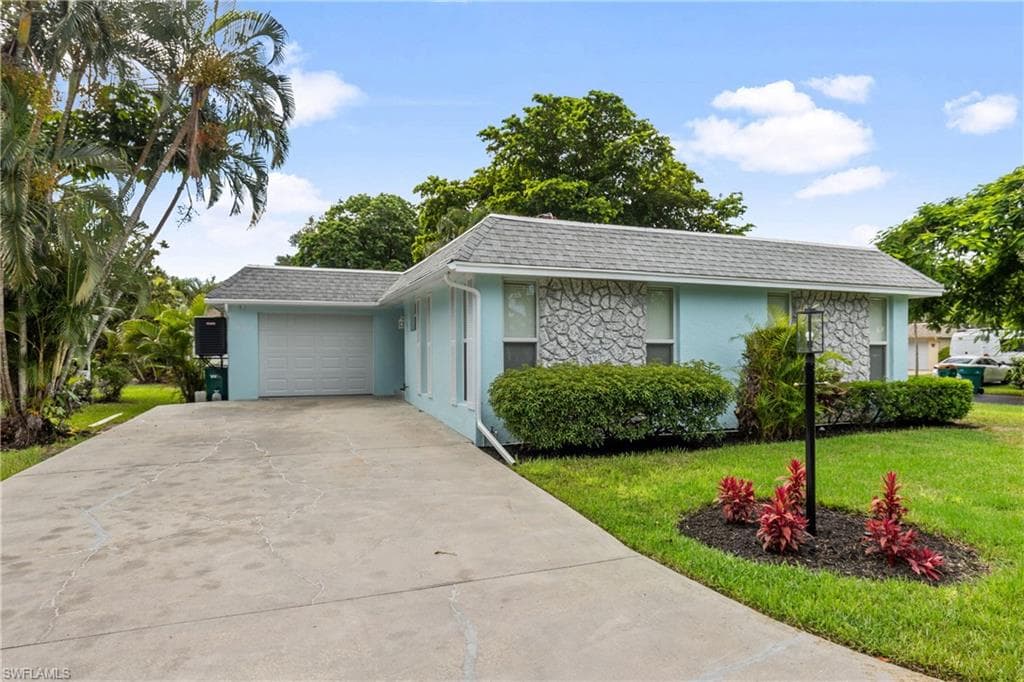 200 Georgetown BLVD 2-30 NAPLES, FL 34112