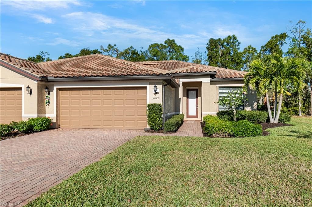 9078 Triangle Palm LN FORT MYERS, FL 33913