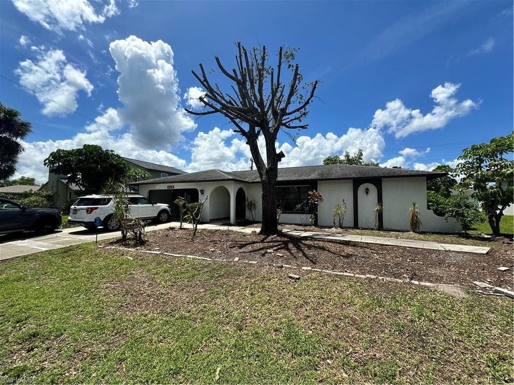 1806 Hancock Bridge PKWY E CAPE CORAL, FL 33990