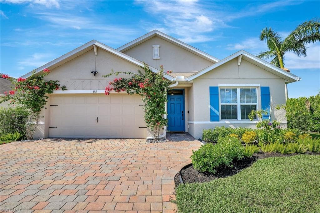 692 Hadley ST E NAPLES, FL 34104