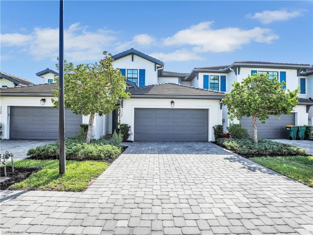 7524 Carnegie WAY NAPLES, FL 34119