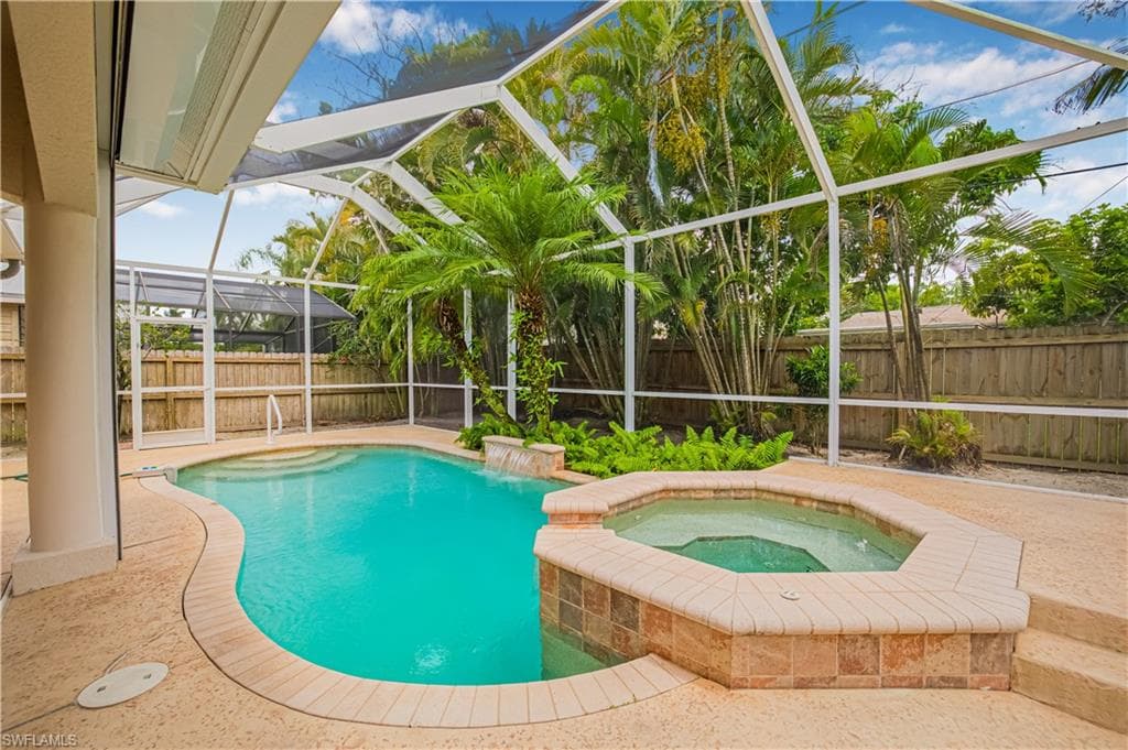 774 105th AVE N NAPLES, FL 34108