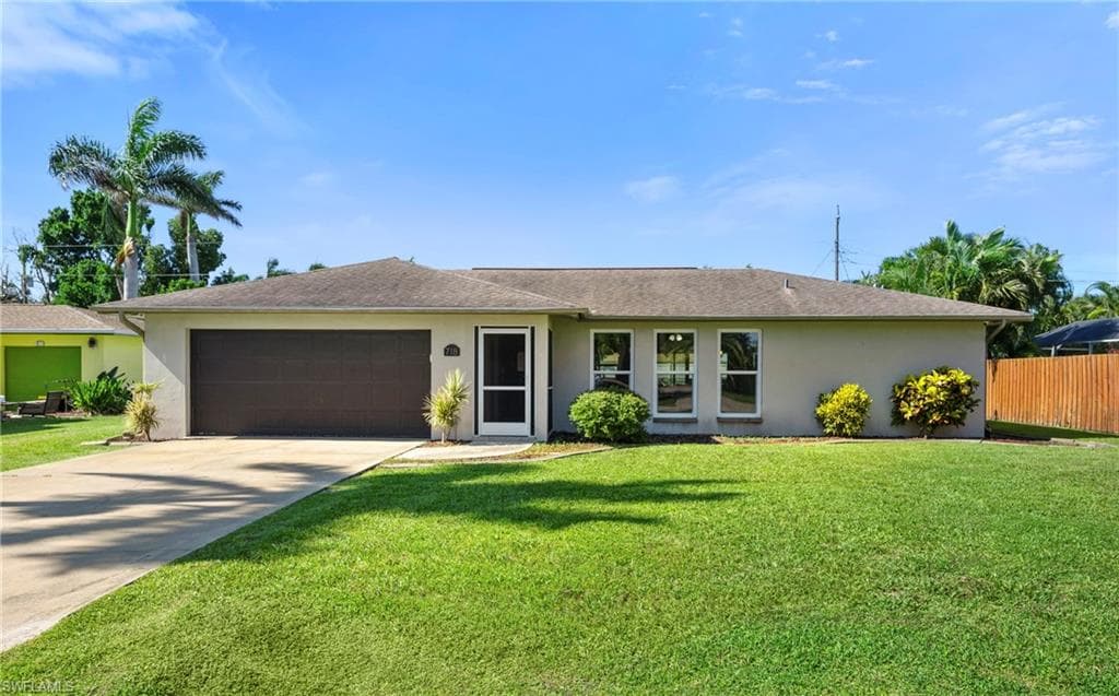 718 Coral DR CAPE CORAL, FL 33904
