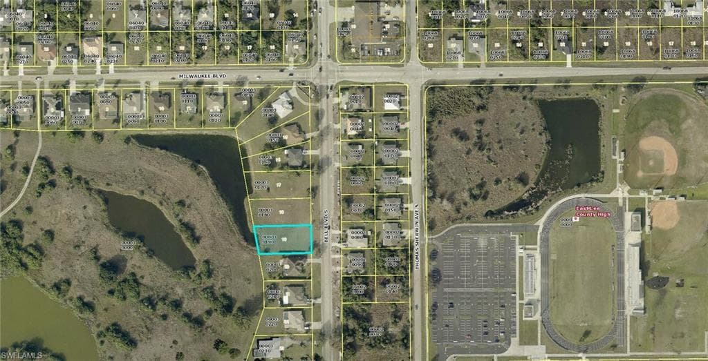 692 Bell BLVD S LEHIGH ACRES, FL 33974