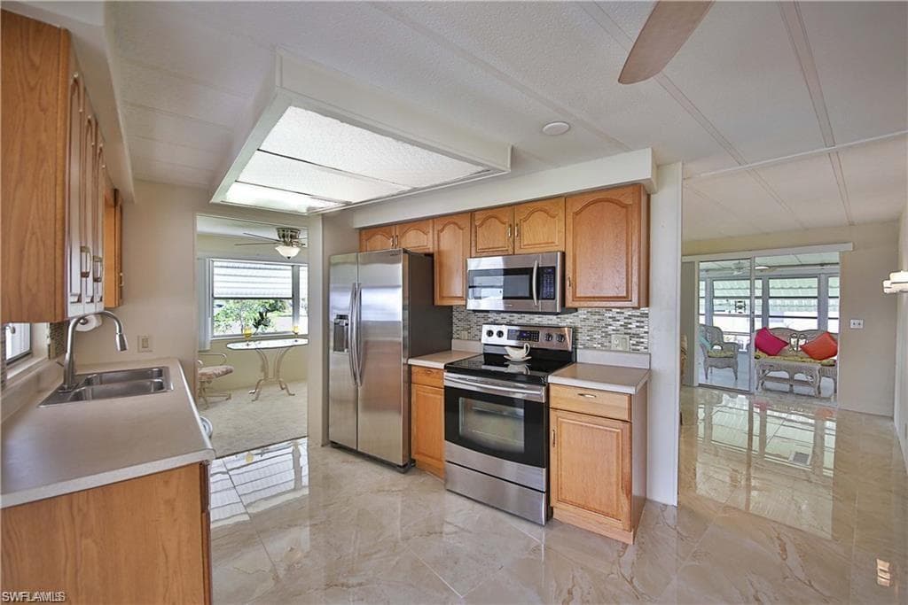 95 Le Mans DR NAPLES, FL 34112